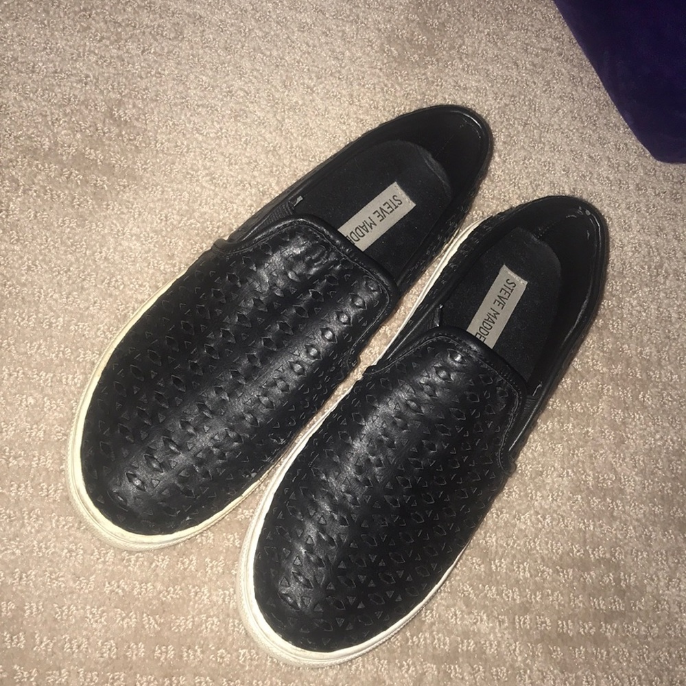 Black Steve Madden slip on